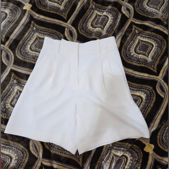 Aritzia Pants - Aritzia High-Waist White Tailored Shorts; The Effortless